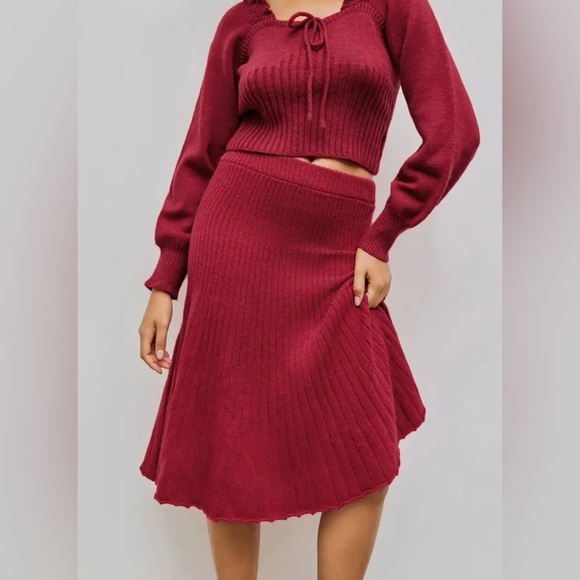 CIDER KNIT MIDDLE WAIST SOLID RUFFLE MIDI SWEATER SKIRT Burgundy Red - Picture 1 of 7